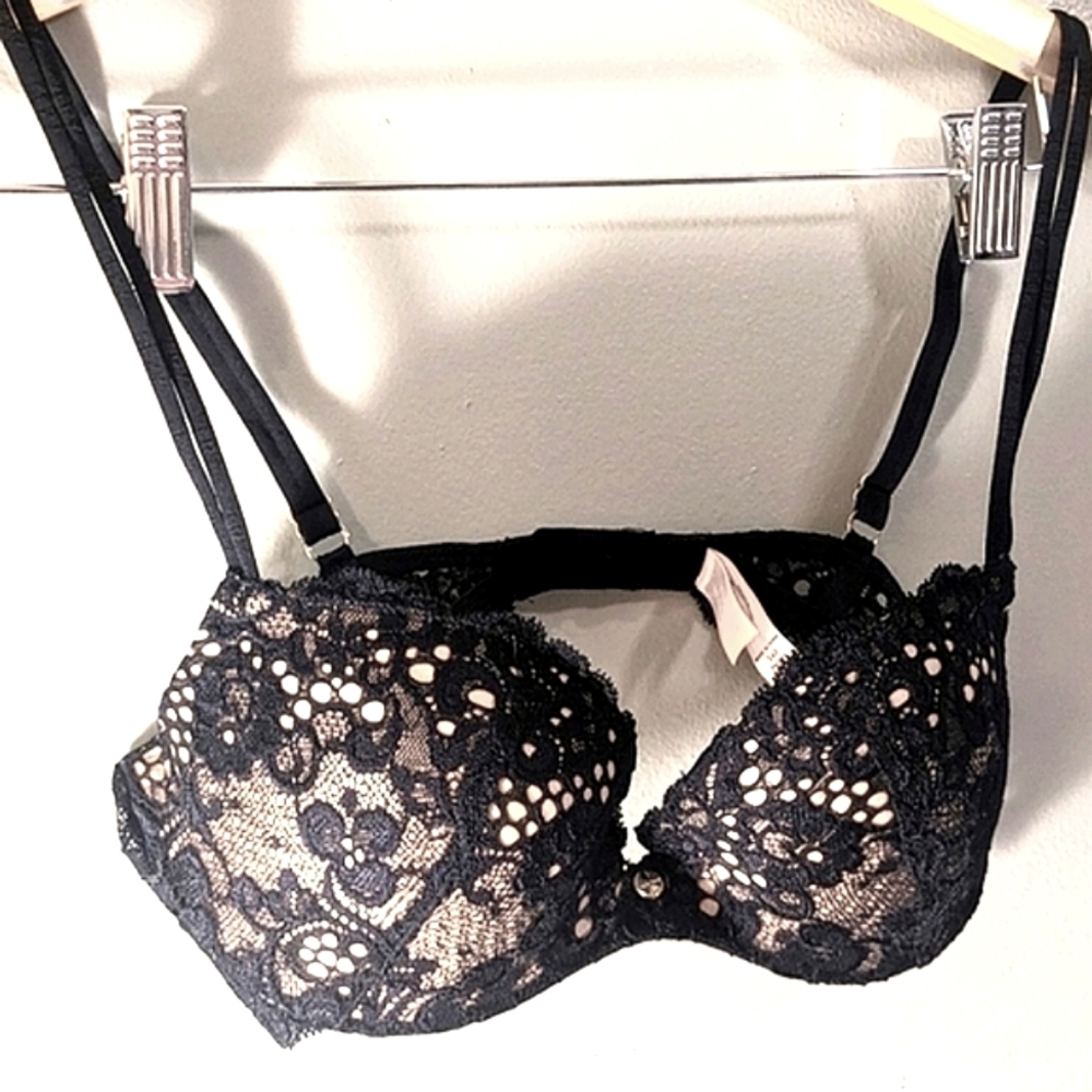 🌼Victoria's Secret Very Sexy Padded Demi Bra, Black and nude lace, Size 34B